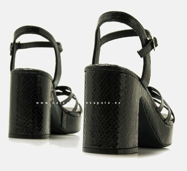 Sandalia negra Mustang 59609 - Imagen 2