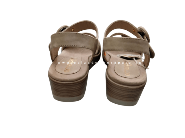 Sandalia amarpies ABZ28608 oro y beig - Imagen 2