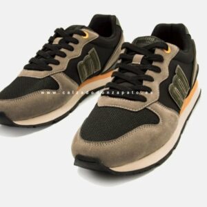 Zapatillas Mustang 84467 negra